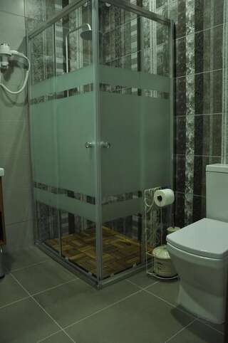 Гостевой дом palm hotel Батуми Стандартный семейный номер-9