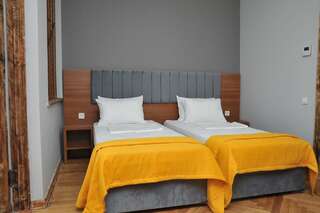 Гостевой дом palm hotel Батуми Стандартный семейный номер-14