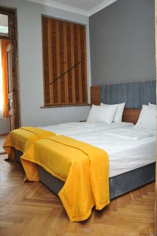 Гостевой дом palm hotel Батуми Стандартный семейный номер-20