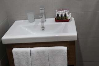 Гостевой дом palm hotel Батуми Стандартный семейный номер-24