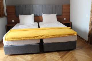 Гостевой дом palm hotel Батуми Стандартный семейный номер-30