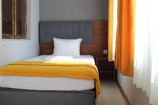 Гостевой дом palm hotel Батуми Стандартный семейный номер-33