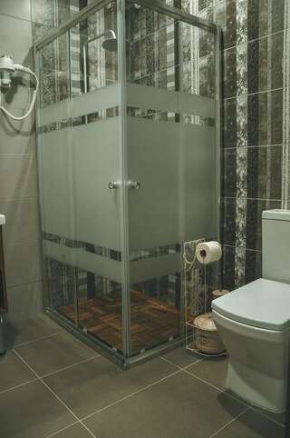 Гостевой дом palm hotel Батуми Стандартный семейный номер-36